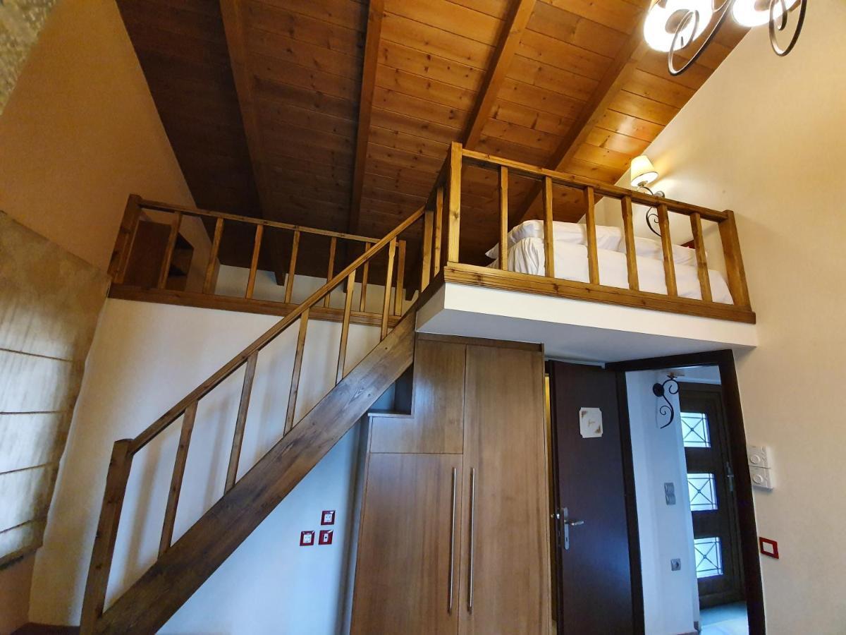 The View Village - Villas Suites & Spa 카페니시온 외부 사진
